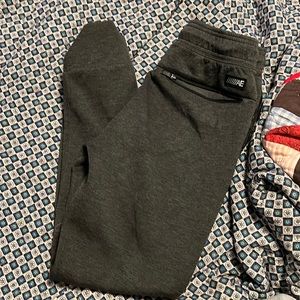 American Eagle Joggers